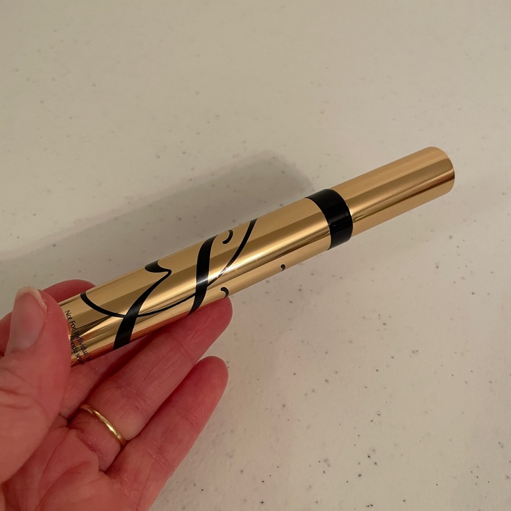 Estee Lauder sumptuous extreme Mascara